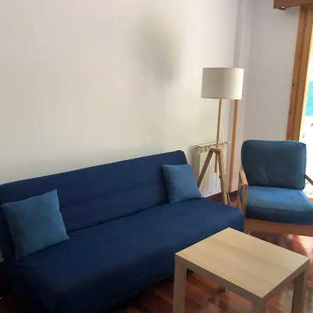 Casa De Claudia Comillas- Jardin Privado - A 10 Metros Del Capricho De Gaudi *