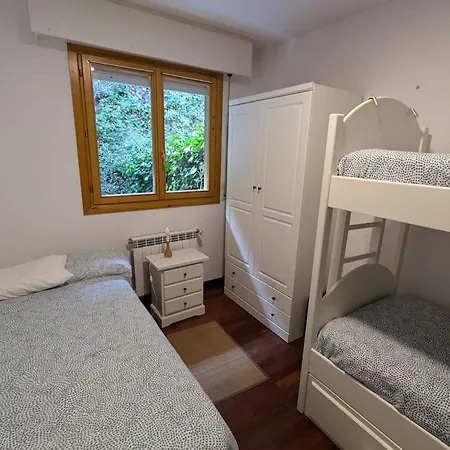 Casa De Claudia Comillas- Jardin Privado - A 10 Metros Del Capricho De Gaudi *