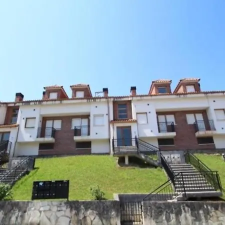 Casa De Claudia Comillas- Jardin Privado - A 10 Metros Del Capricho De Gaudi *