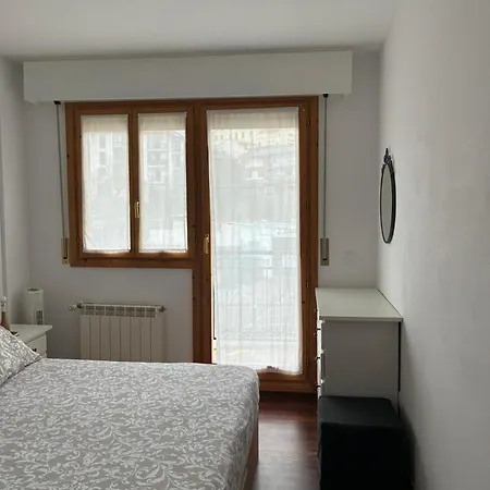 Casa De Claudia Comillas- Jardin Privado - A 10 Metros Del Capricho De Gaudi * Комильяс