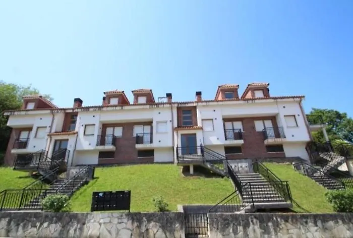 Casa De Claudia Comillas- Jardin Privado - A 10 Metros Del Capricho De Gaudi *