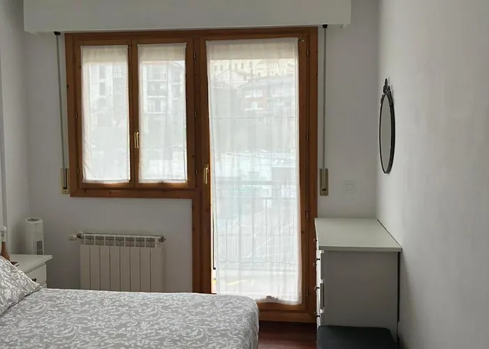 Casa De Claudia Comillas- Jardin Privado - A 10 Metros Del Capricho De Gaudi * Comillas