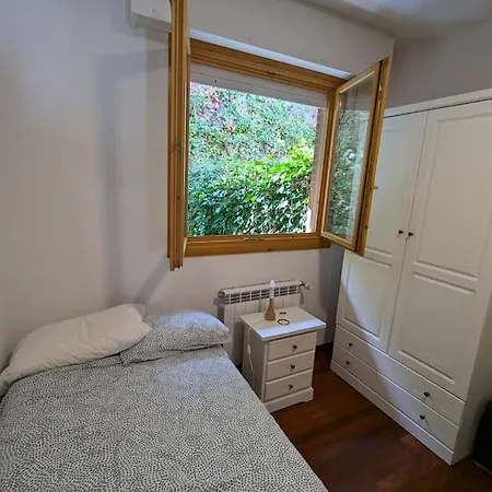 Apartamento Casa De Claudia Comillas- Jardín Privado - A 10 Metros Del Capricho De Gaudí