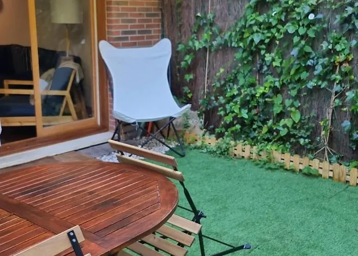 Casa De Claudia Comillas- Jardin Privado - A 10 Metros Del Capricho De Gaudi Apartmán