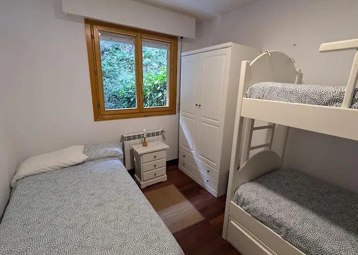 Casa De Claudia Comillas- Jardin Privado - A 10 Metros Del Capricho De Gaudi *