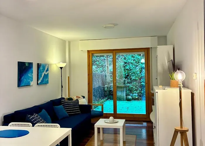 Casa De Claudia Comillas- Jardin Privado - A 10 Metros Del Capricho De Gaudi