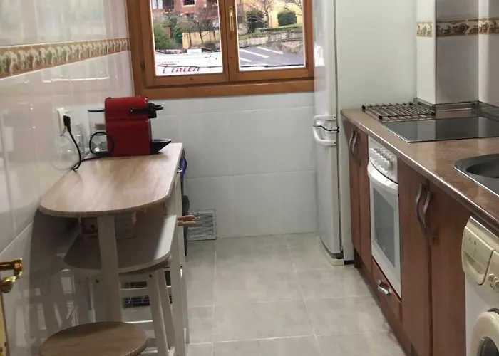 Casa De Claudia Comillas- Jardin Privado - A 10 Metros Del Capricho De Gaudi Comillas